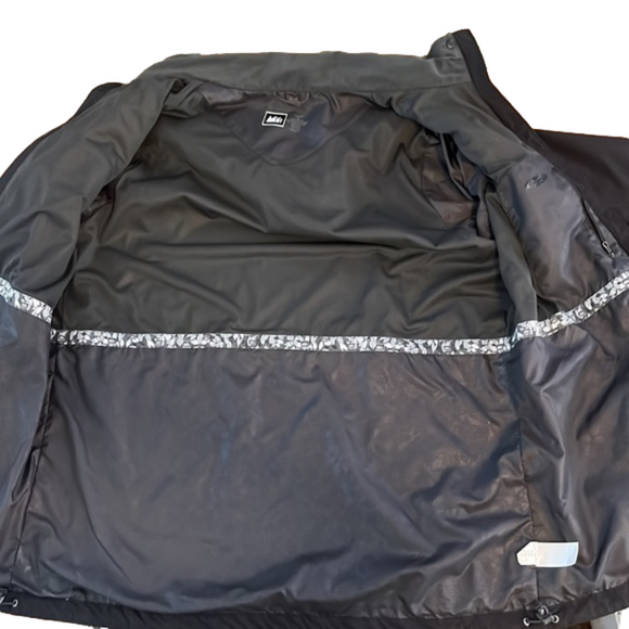 REI lightweight jacket, size XL - Picture 4 of 12